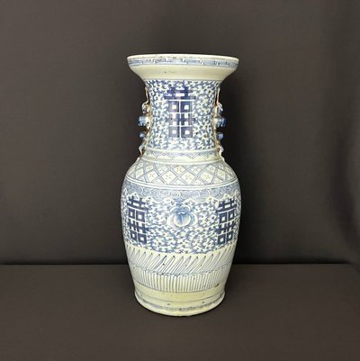 Large Chinese vase in blue and white porcelain - 20th century