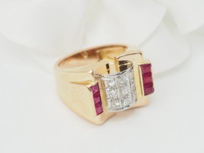 Anello Tank in oro rosa, rubini e diamanti