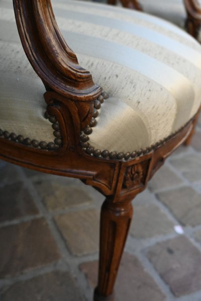 Paire de fauteuils à la Reine .Transition estampillés de Geny  XVIII