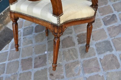 Paire de fauteuils à la Reine .Transition estampillés de Geny  XVIII