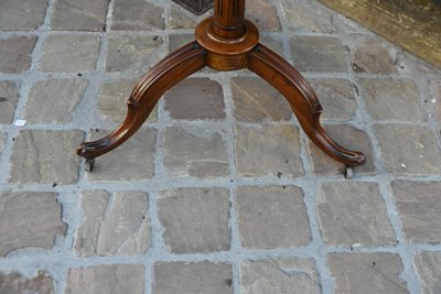 Tavolo con piedistallo in mogano con timbro Canabas fine XVIII secolo