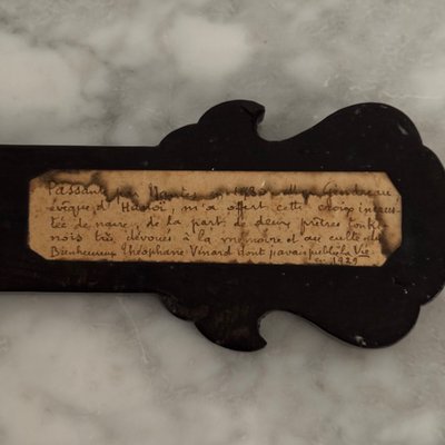 Indochina-Holzkreuz mit Perlmutteinlagen aus dem frühen 20. Jahrhundert