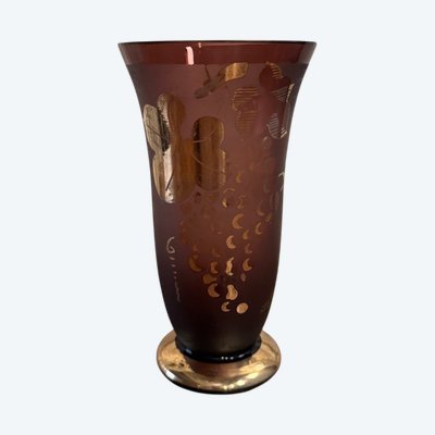 Frosted Shneider vase with pink background and gold vine leaves