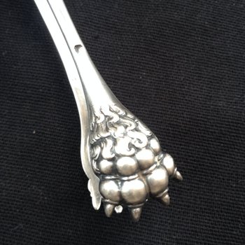 Ice cube/sugar tongs in solid silver, guilloche pattern, silversmith Alphonse DEBAIN 19th century