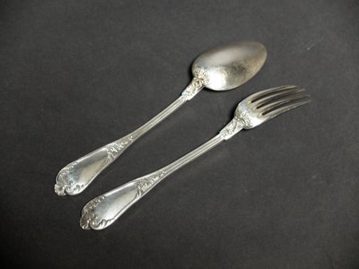 Suite de 12 couverts en argent massif par Henri Soufflot 