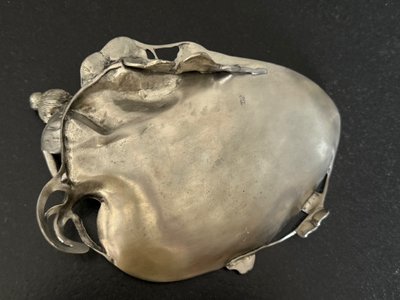 Attractive Art Nouveau-style pewter pocket (or business card tray)