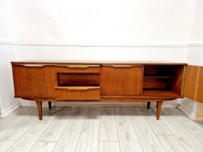 Credenza Stonehill in teak di metà secolo