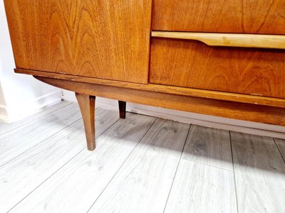 Credenza Stonehill in teak di metà secolo