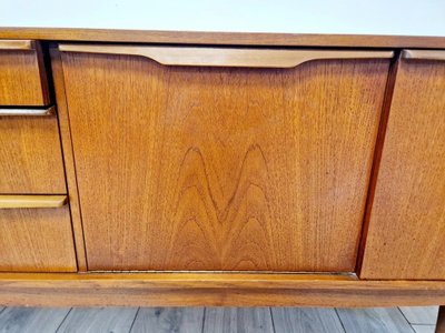 Credenza Stonehill in teak di metà secolo