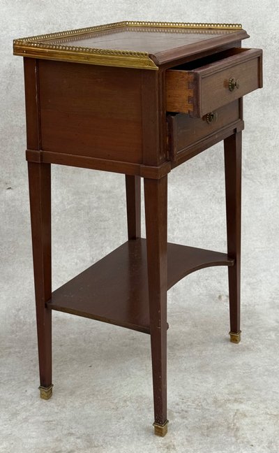 Table de chevet
