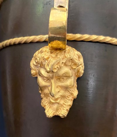 Coppia di brocche in stile Impero attribuite ad André-Antoine Ravrio