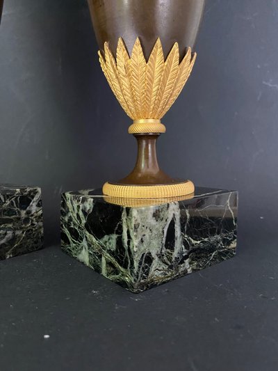 Coppia di brocche in stile Impero attribuite ad André-Antoine Ravrio