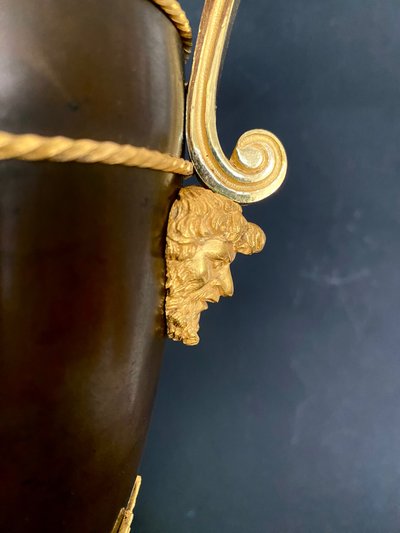 Coppia di brocche in stile Impero attribuite ad André-Antoine Ravrio