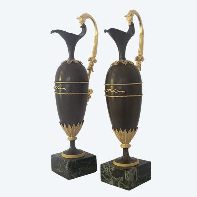 Paire d’aiguières en bronze doré et patiné d'époque empire attribuée à André.-Antoine RAVRIO