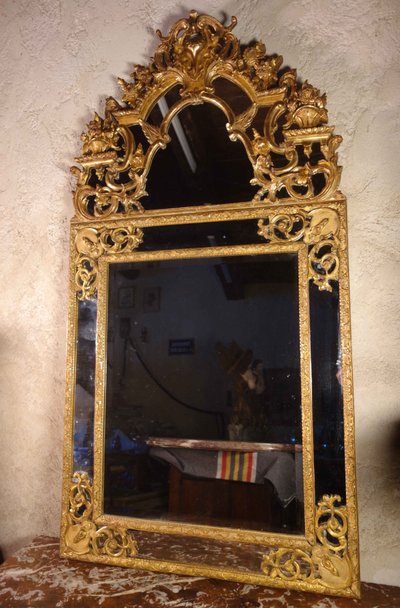 Grande specchio d'epoca Regency con due barre smaltate dorate