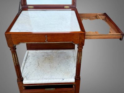 MEUBLE COIFFEUSE /BARBIERE EN ACAJOU XIXe AVEC DESSUS CUIR DECOUVRANT UN MIROIR