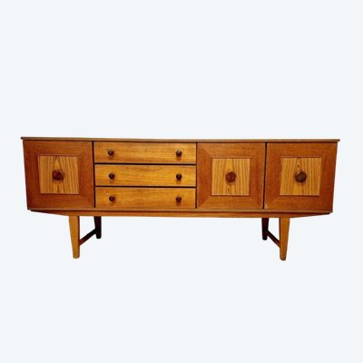 Credenza in teak con frontone a volta di metà secolo
