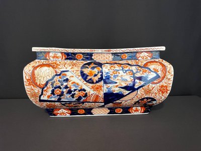 Imari porcelain planter, Japan late 19th century