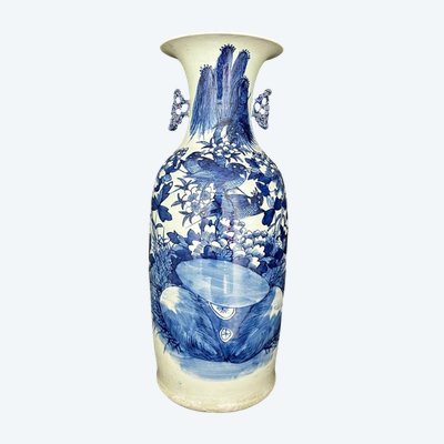 Grande vaso in porcellana bianca e blu, Cina, fine XIX - inizio XX secolo