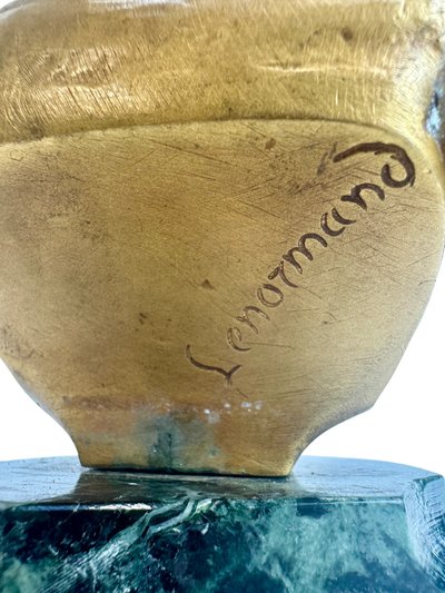 Lenormand, busto di donna in bronzo