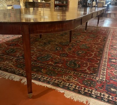 table de salle à manger 8 pieds Louis XVI en acajou de 5m30 de long