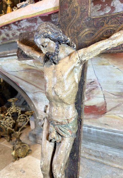 Grande Cristo in legno intagliato - Fine del XVII secolo