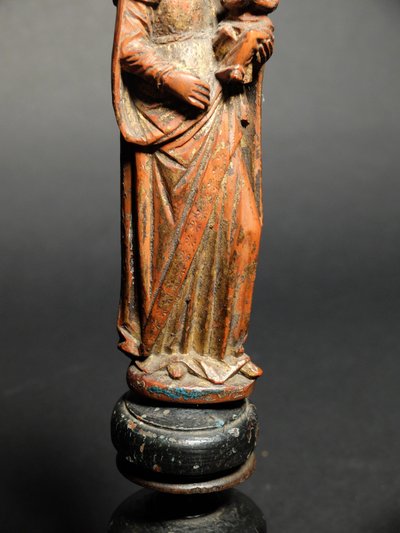 Vergine con Bambino in legno di bosso intagliato - XVI secolo