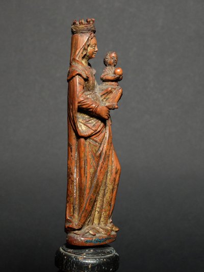 Vergine con Bambino in legno di bosso intagliato - XVI secolo
