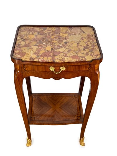 19th CENTURY GOLDEN BRONZE MARQUET SADDLE WITH MARBLE TOP