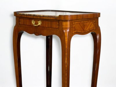 19th CENTURY GOLDEN BRONZE MARQUET SADDLE WITH MARBLE TOP