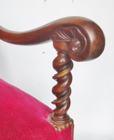 Fauteuil en  noyer, XVIIe siècle.  