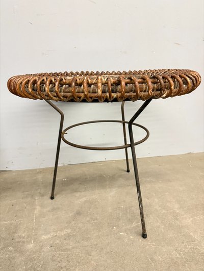 Rare table basse Bonacina en bambou et fer des années 50, 58x47cm.