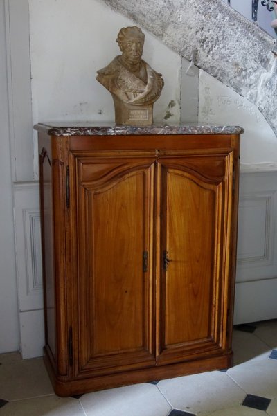 Louis XV period small hunting buffet in walnut woodwork