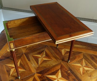 Table à jeux Louis XVI en acajou