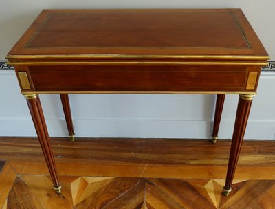 Table à jeux Louis XVI en acajou