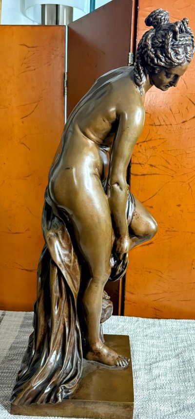 Elegant bronze Venus, signed Allegrain and cast by Barbedienne - 56 cm of classic sensuality