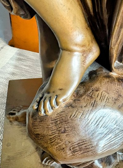 Elegant bronze Venus, signed Allegrain and cast by Barbedienne - 56 cm of classic sensuality