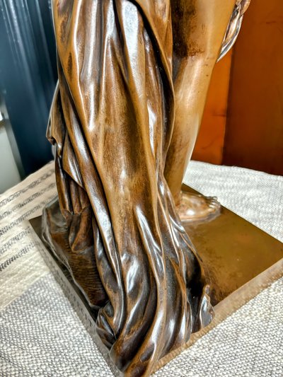 Elegant bronze Venus, signed Allegrain and cast by Barbedienne - 56 cm of classic sensuality