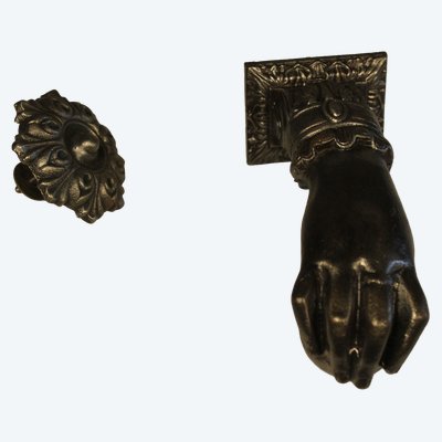 Batacchio per porta in ghisa massiccia a forma di mano, completo, XIX secolo