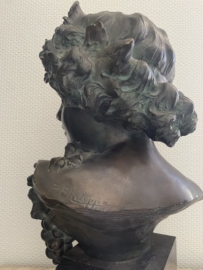 Épreuve en bronze représentant le jeune Bacchus signé P. Philippe 