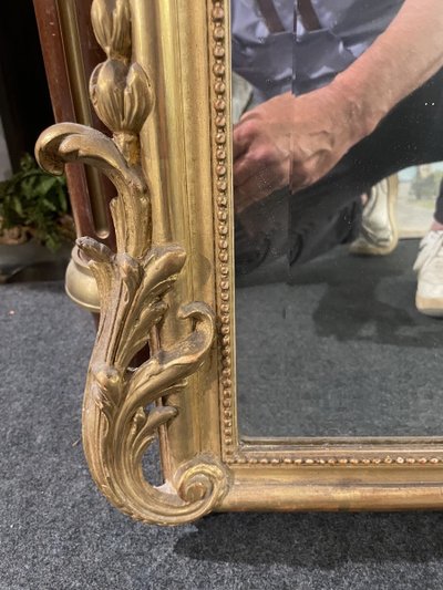 Miroir d’époque Napoléon III en bois doré de style Louis XV 