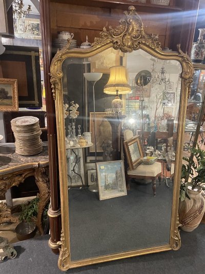 Miroir d’époque Napoléon III en bois doré de style Louis XV 