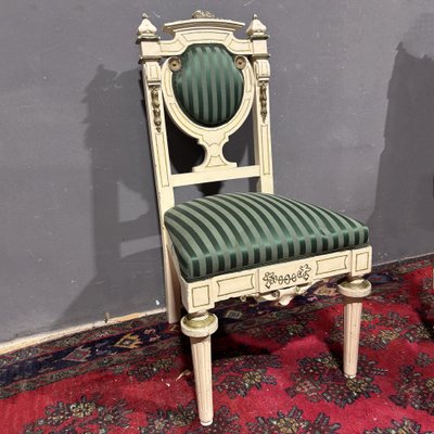 Ensemble ancien de chaises laquées et dorées