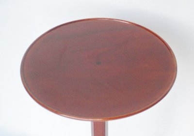 Light-bearing pedestal table, 18th century.