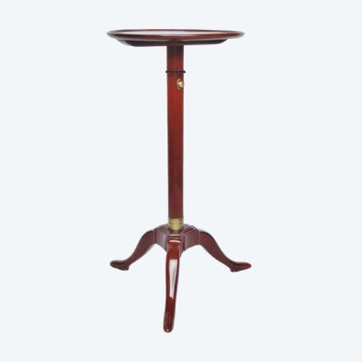 Light-bearing pedestal table, 18th century.