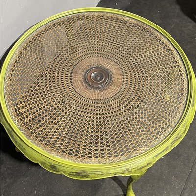 Table basse shabby chic en bois et rotin