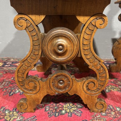 Paire de tabourets Renaissance anciens