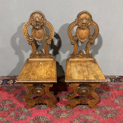 Paire de tabourets Renaissance anciens