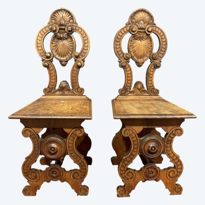 Paire de tabourets Renaissance anciens