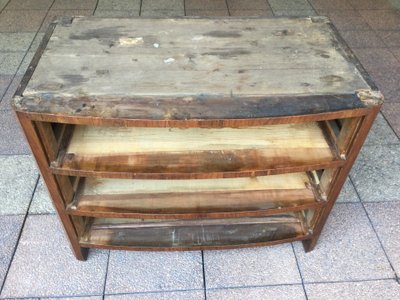 Une commode de style Louis XIV- Régence en marqueterie